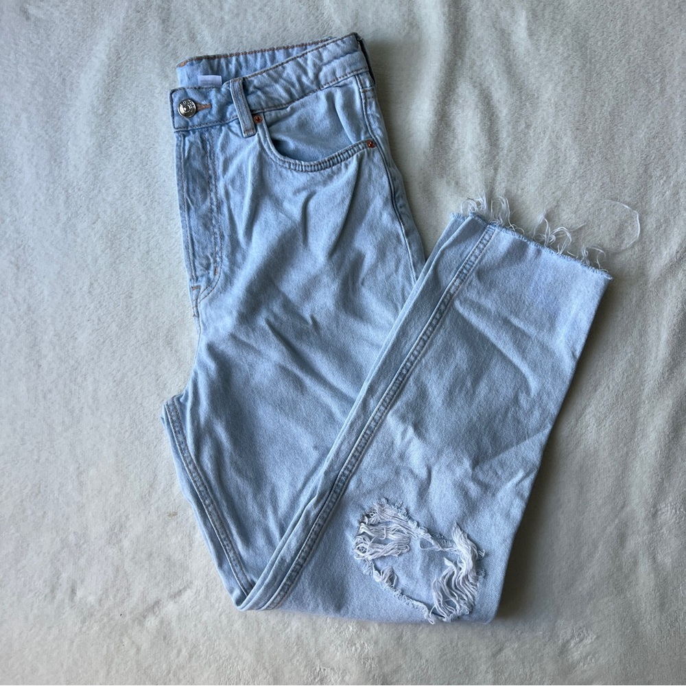 H&M Divided Light Wash High Waisted Distressed Button Fly Jeans A7